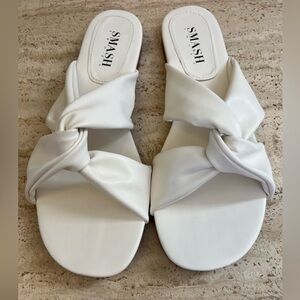 SB10 The Smash Women’s Nina Faux Leather Flat Sandals In White Size 11
